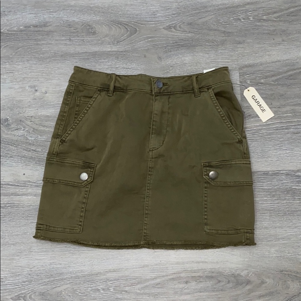 Garage dark olive Cargo skirt!